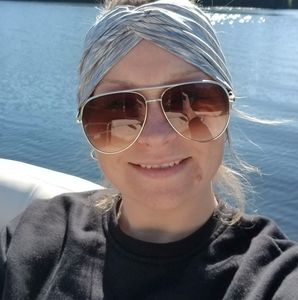 Meet your Posher, Julie